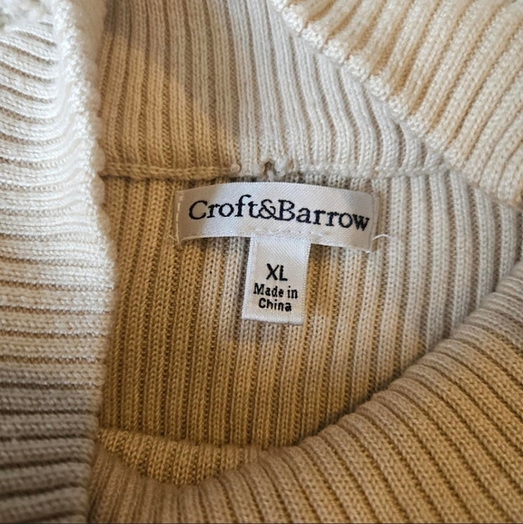 Sleeveless Ribbed Mock Neck Top - Picture 2 of 4